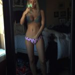 femme francaise cherche homme coquin 150x150 - Cette jeune femme allumeuse chauffe le caméra man
