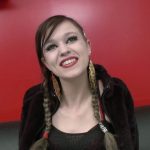 vanessa bonne petite chienne avec des couettes 150x150 - Une chômeuse passe un casting sexe pour trouver un emploi
