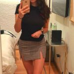rencontre sexe avec femme coquine 150x150 - Cette jeune femme allumeuse chauffe le caméra man